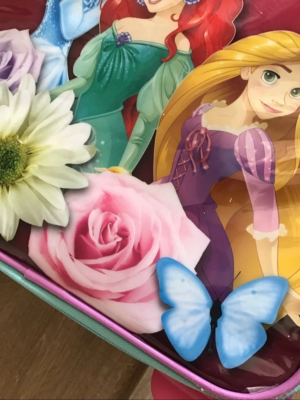 Disney Princess soft-sided 18-inch youth rolling suitcase